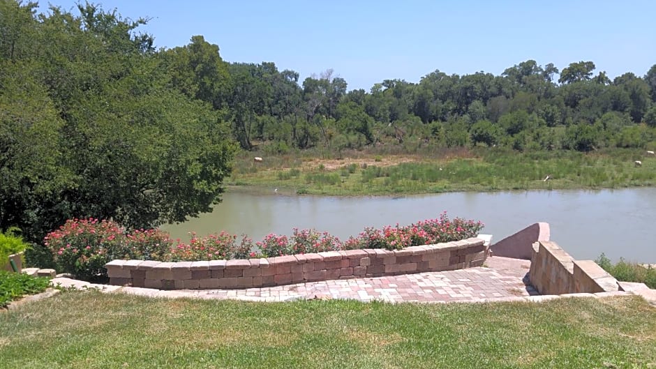 The Perry Riverhouse
