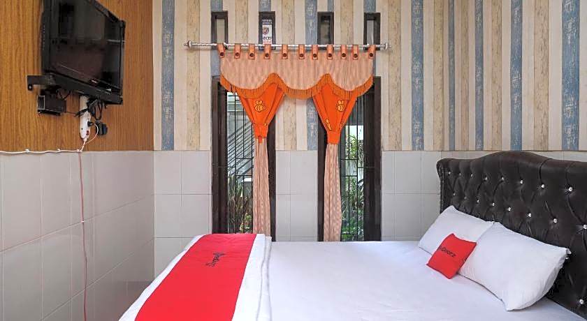 RedDoorz Syariah near Gardu Pandang Dieng