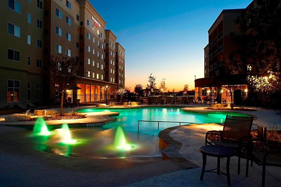 Courtyard by Marriott San Antonio Six Flags at The RIM