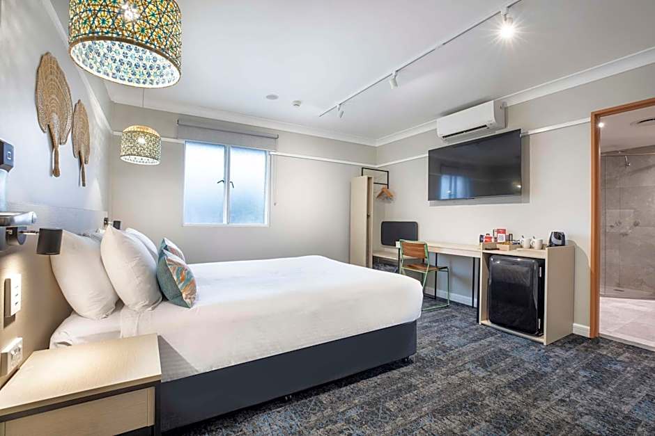 Nightcap at Manly Hotel