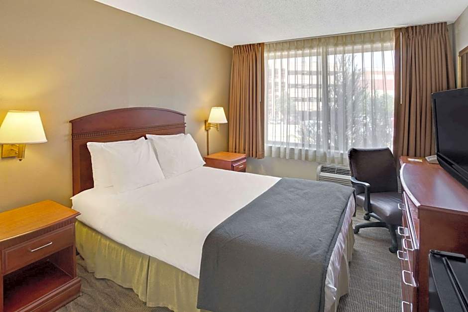 Days Inn by Wyndham Silver Spring