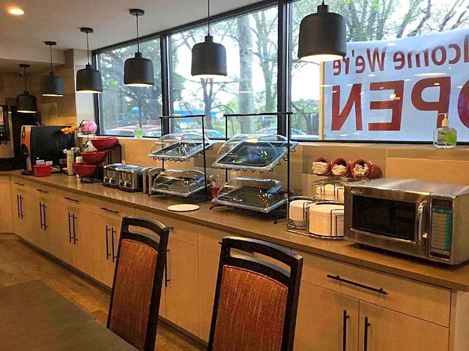 Ramada by Wyndham Bronx Terminal