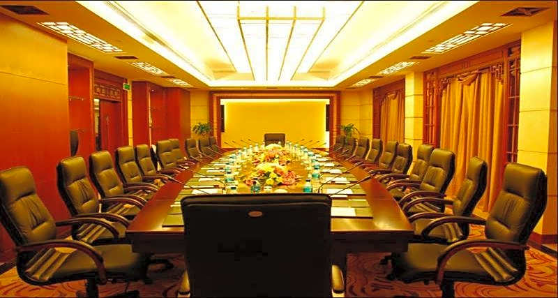 Zhongwei Green Lake Hotel Kunming