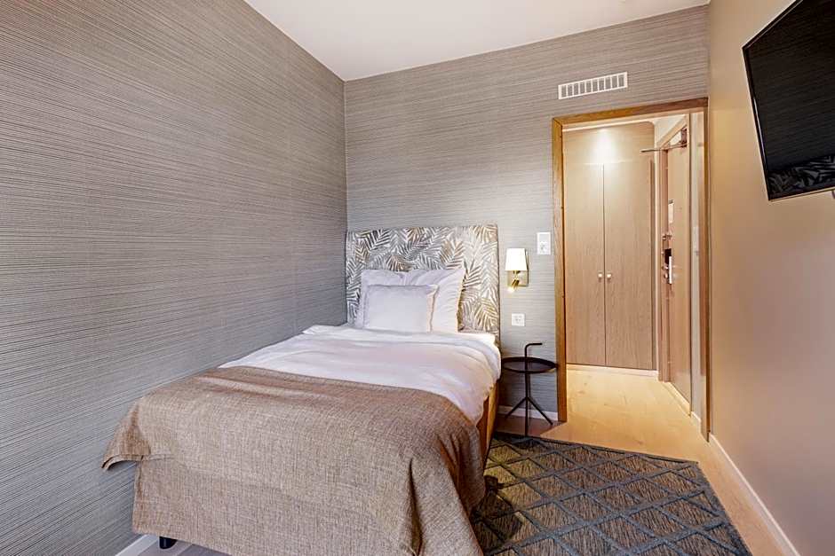 Home Hotel Wellington