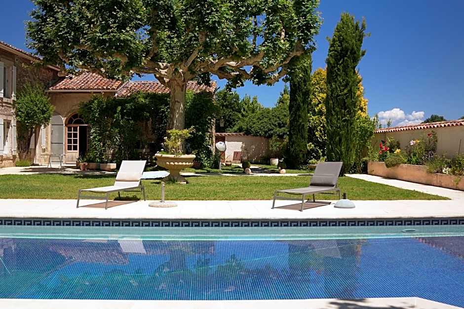 LE MAS DES FLANERAIES