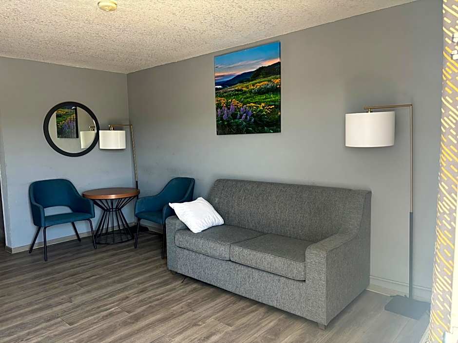 Days Inn & Suites by Wyndham Needles