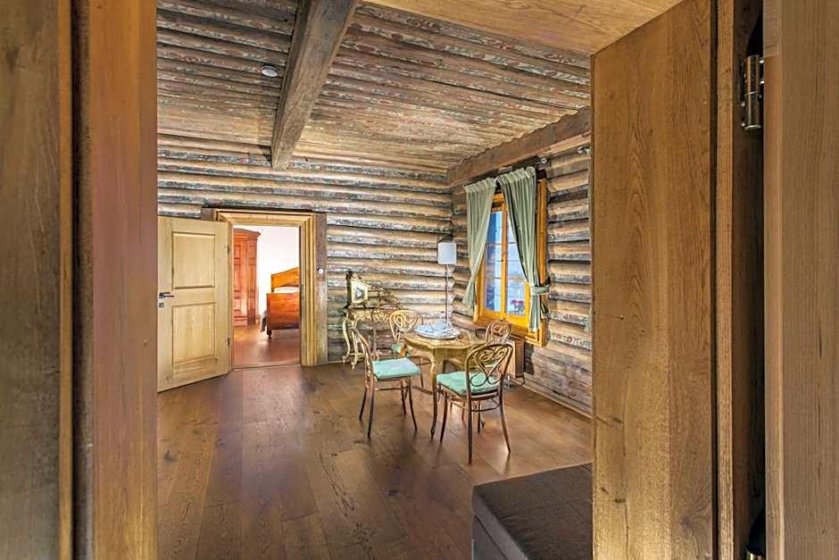 Hotel At the Green Grape