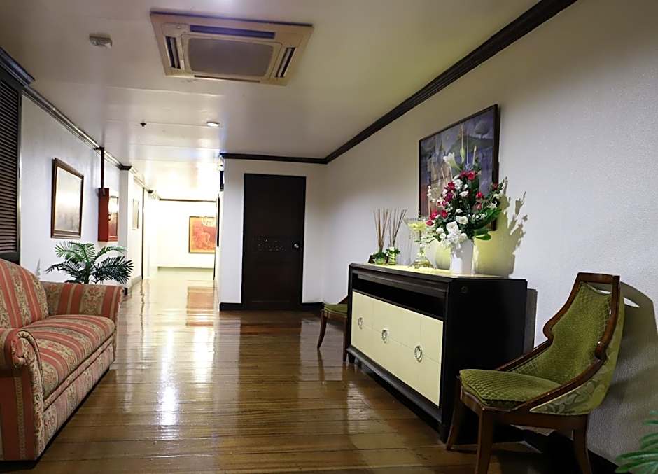 Camelot Hotel Quezon City powered by Cocotel