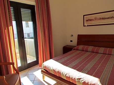 One-Bedroom Apartment with Panoramic View