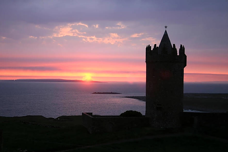 Aille River Tourist Hostel and Campsite Doolin