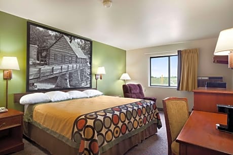 1 King Bed Studio Suite Non-Smoking