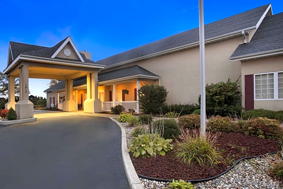 Portage Inn & Suites Kalamazoo – Kalamazoo, MI