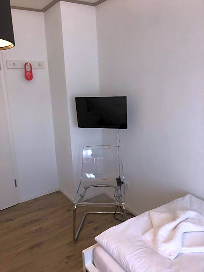 ZUM BAHNHÖFLE Restaurant & Hotel - Albbruck Am Rhein