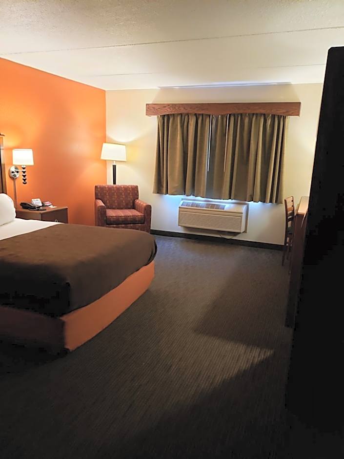 AmericInn by Wyndham Iron River