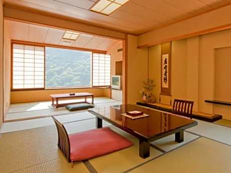Japanese-Style Corner Room with Valley View - Non-Smoking