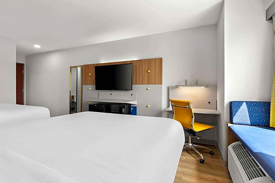 Microtel Inn & Suites By Wyndham Tulsa East