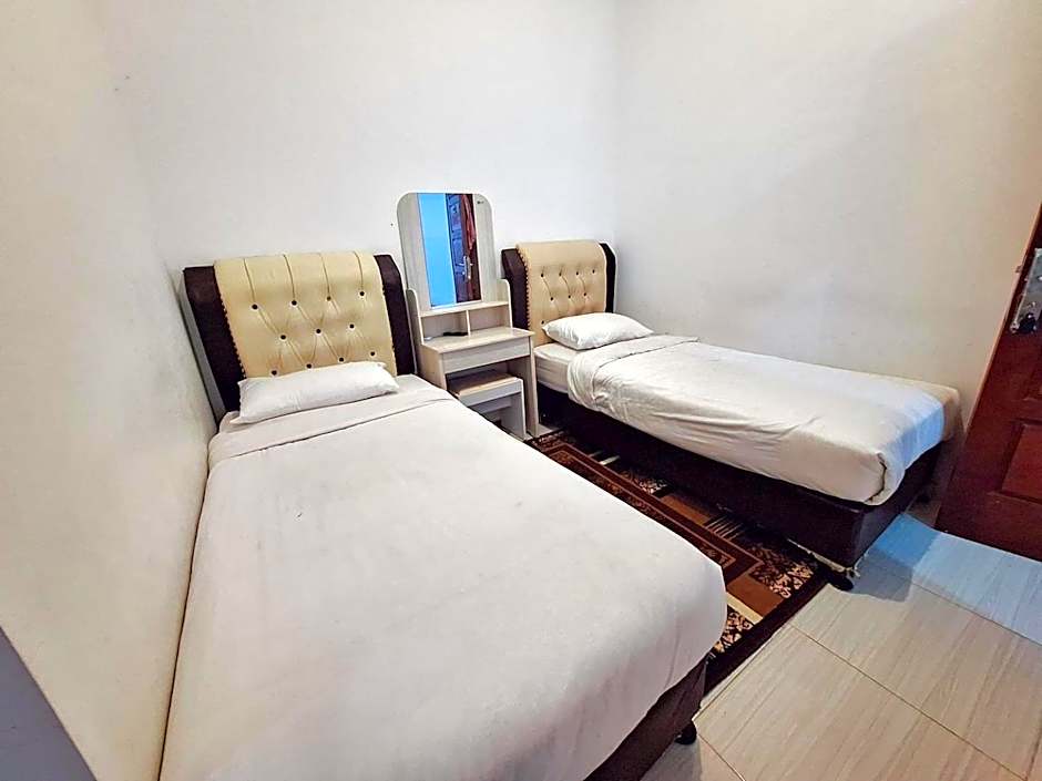 RedDoorz Syariah at Galliano Homestay Bukittinggi