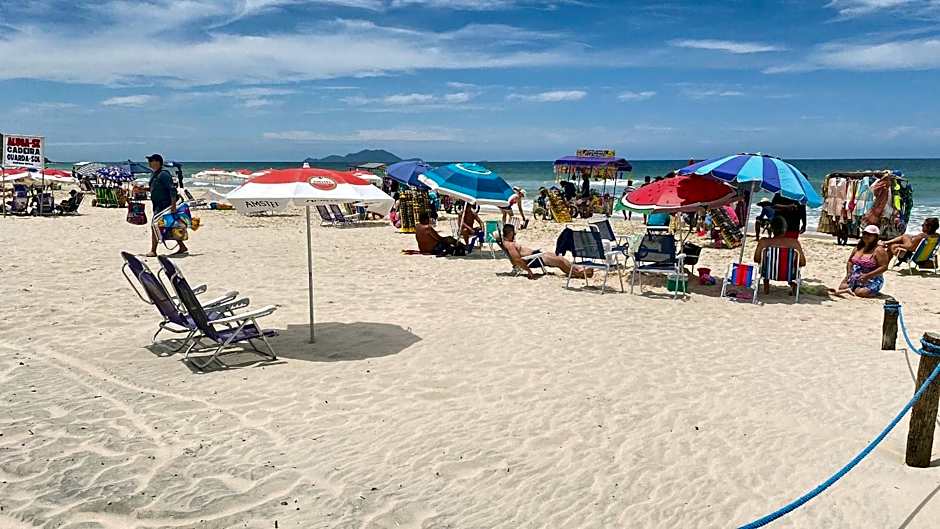 férias entre a Praia e a montanha c/piscina