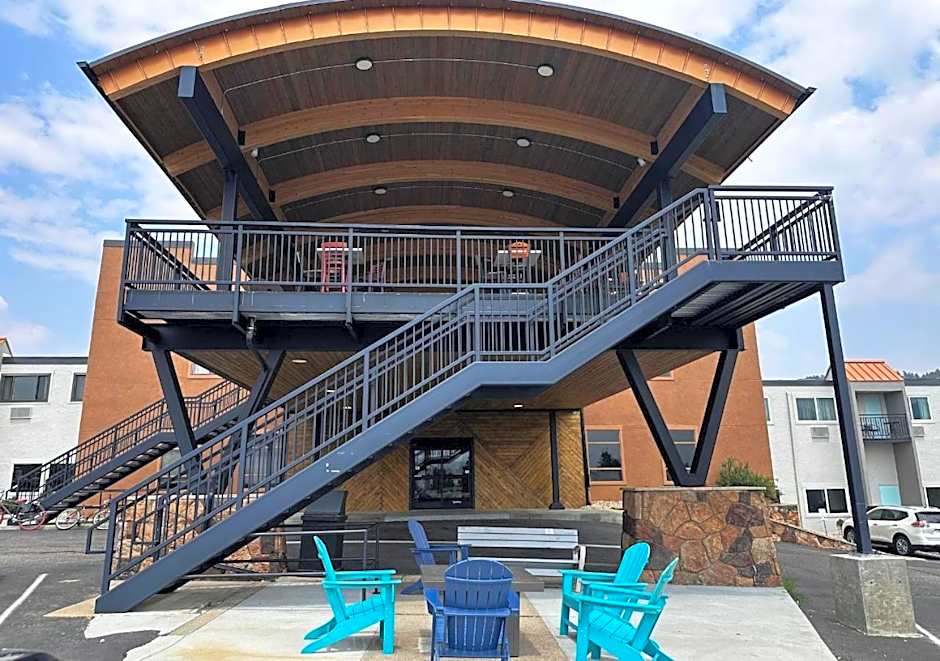 Expedition Lodge Estes Park at Rocky Mtn National Park