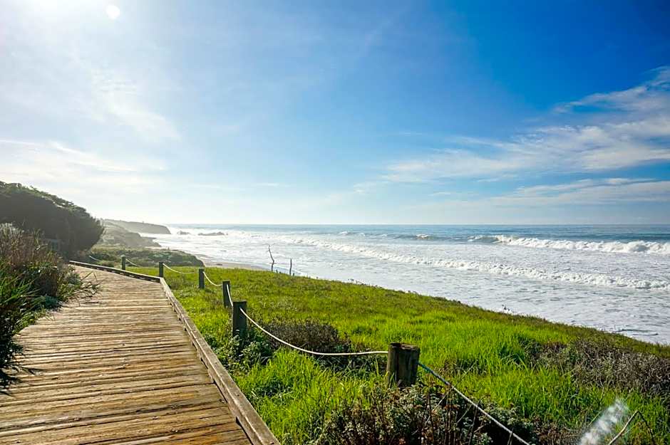 Sand Pebbles Inn