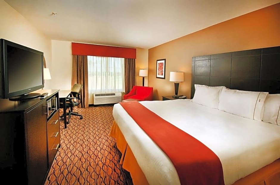 Holiday Inn Express Hotel and Suites Pearsall By IHG