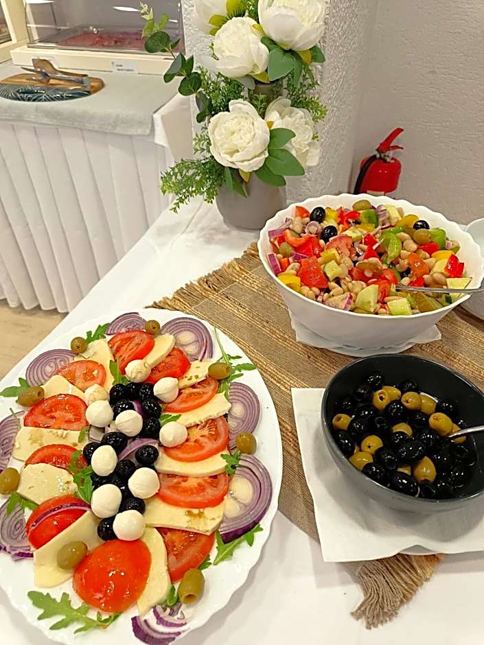 Hotel Riva Kaštela with swimming pool