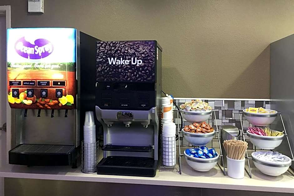 Comfort Inn & Suites Near Six Flags & Medical Center