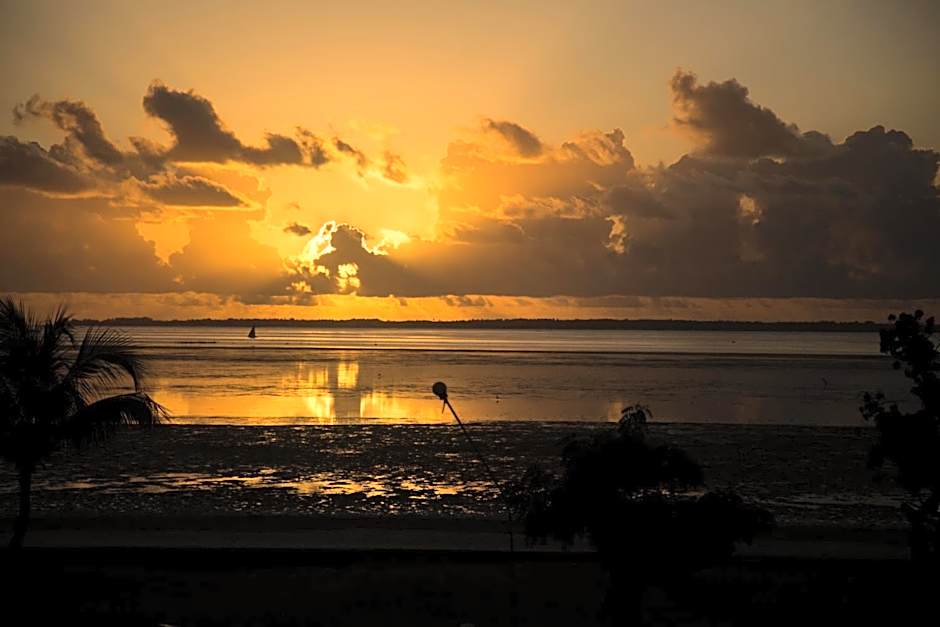 Antonio Beach Tree House Hotel & Spa