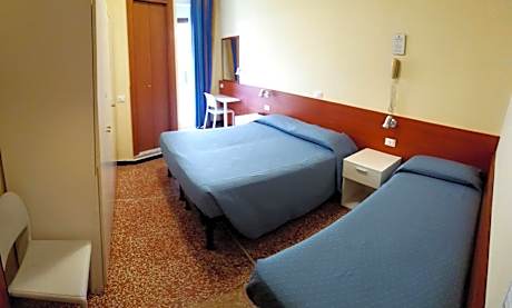 Triple Room with Private Bathroom