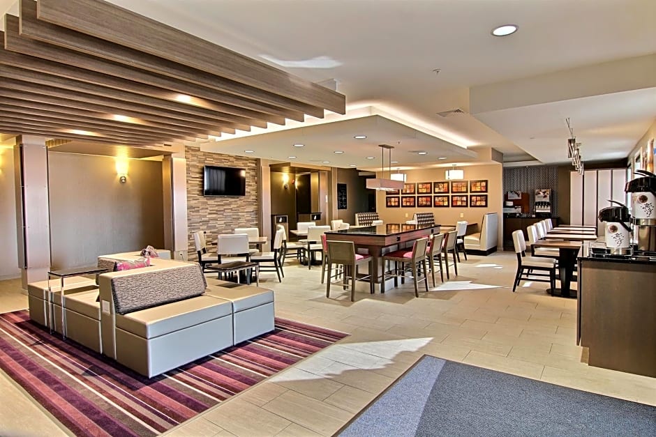 Holiday Inn Express Fargo - West Acres, an IHG Hotel
