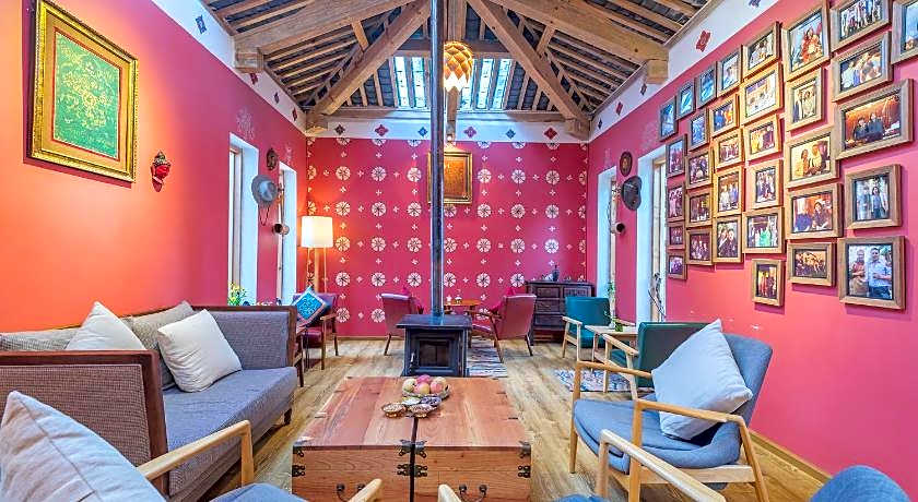 Arro Khampa by Zinc Journey Lijiang