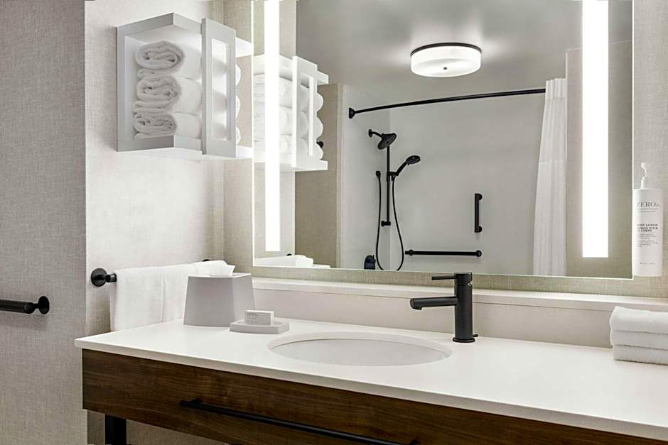 Hampton Inn By Hilton & Suites Greenville-Downtown-Riverplace