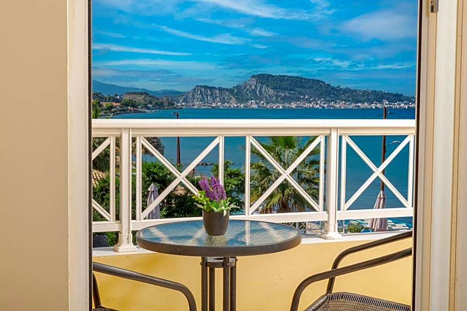 Nefeli Beach - living by the sea