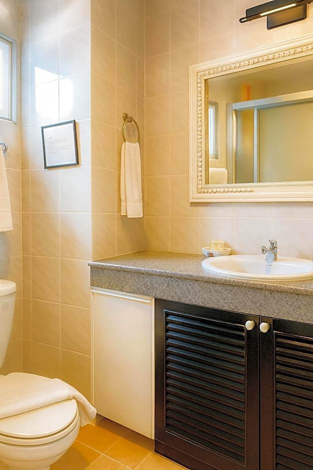 Orchid Hotel and Spa Kalim Bay