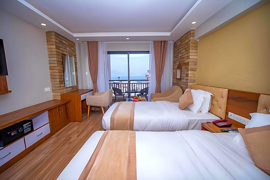 Hotel Pokhara Village & SPA