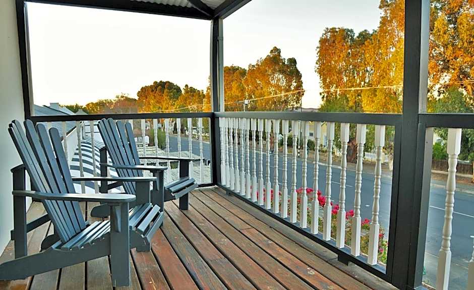 Swartberg Hotel, Cork Tree Collection