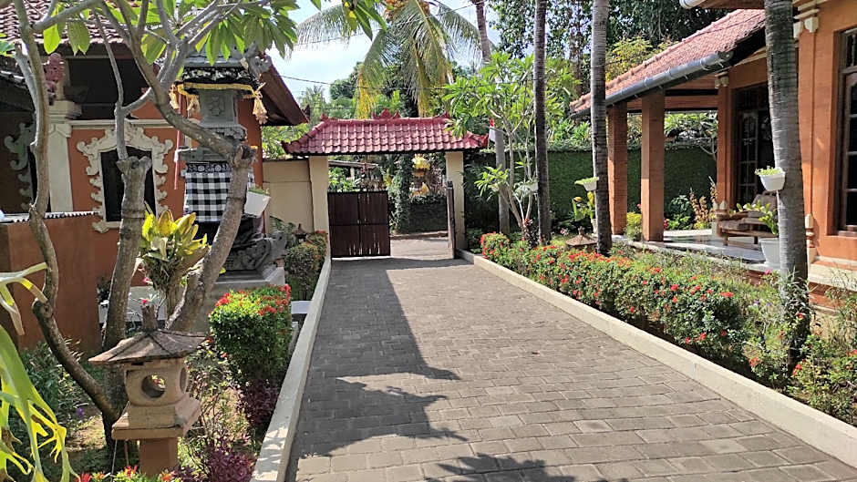 Keyani Bungalows