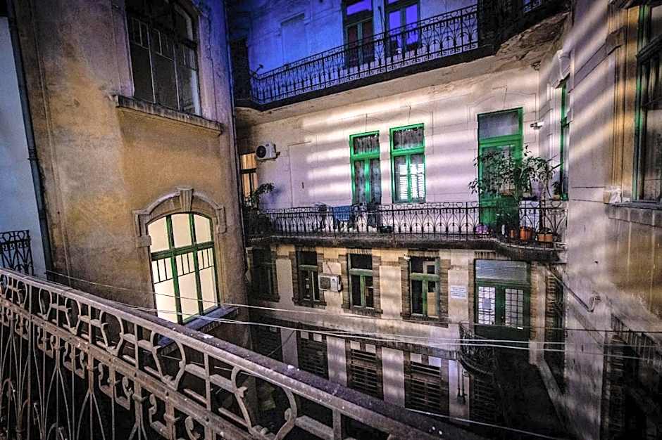 VISAJ Deluxe Downtown