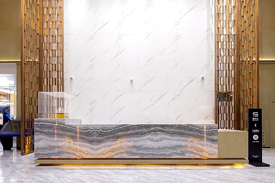 Rezen Hotel Urumqi High-speed Railway Station