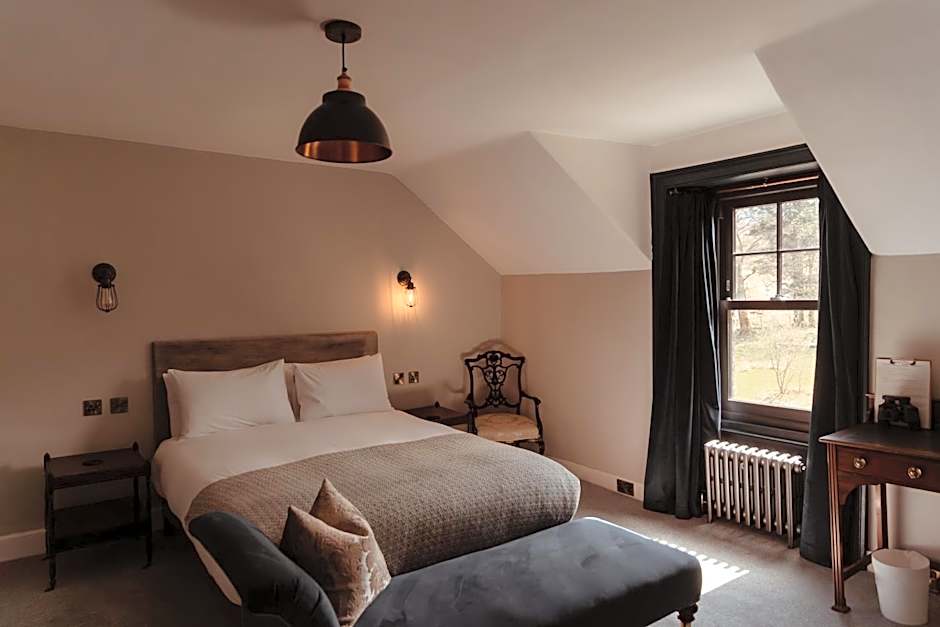 Suie Hunting Lodge