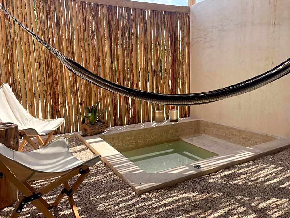 DOS MARES Barefoot Hotel