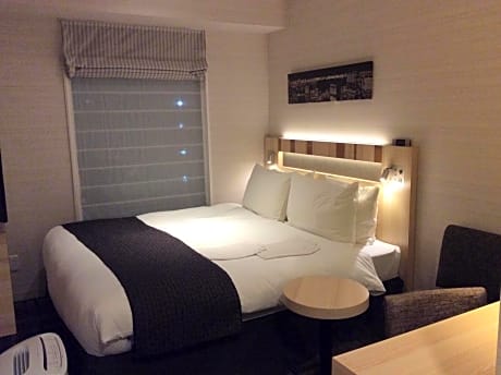 Semi Double Room - Non-Smoking