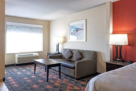 King Suite with Roll-in Shower - Mobility Access