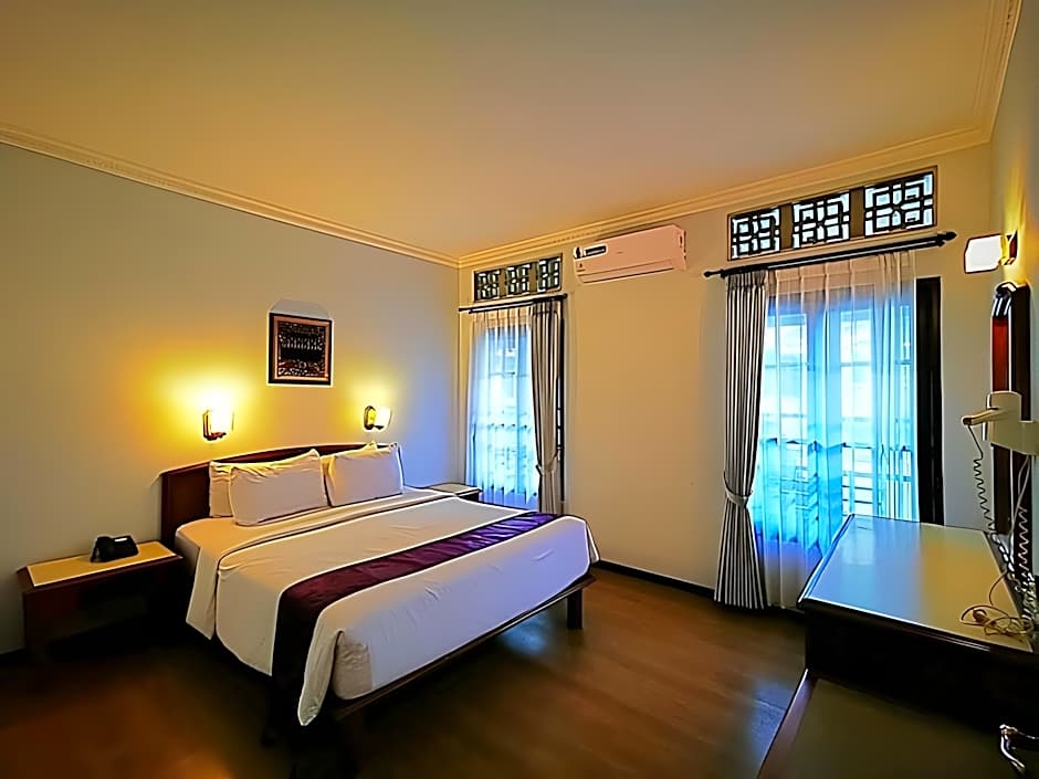 Royal Hotel and Villa Batu