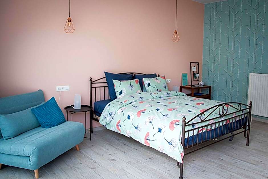 Photo 1 of 18 of Deluxe 1 Queen Bed