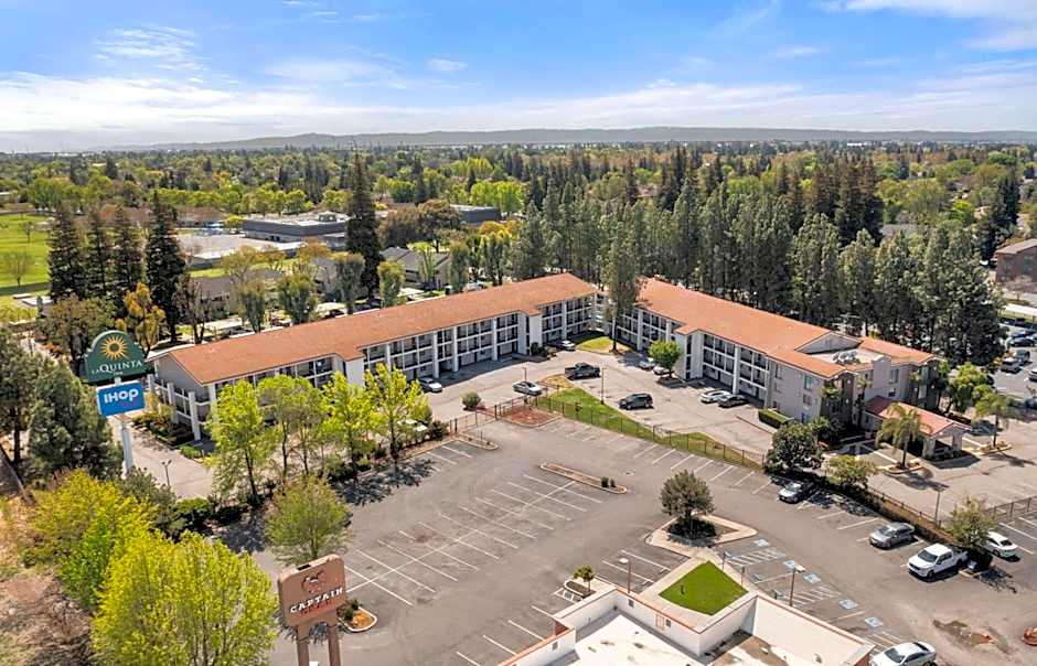 La Quinta Inn & Suites by Wyndham Stockton