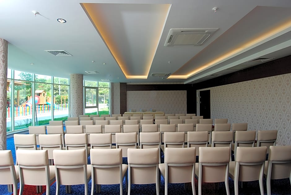 Maya World Hotel Side