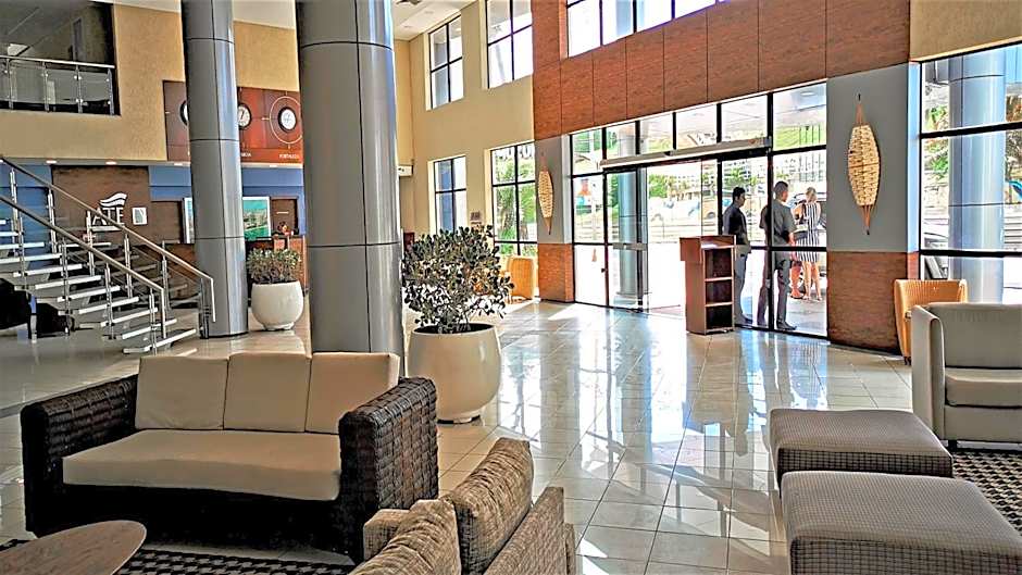 Seaflats Iate Plaza Hotel