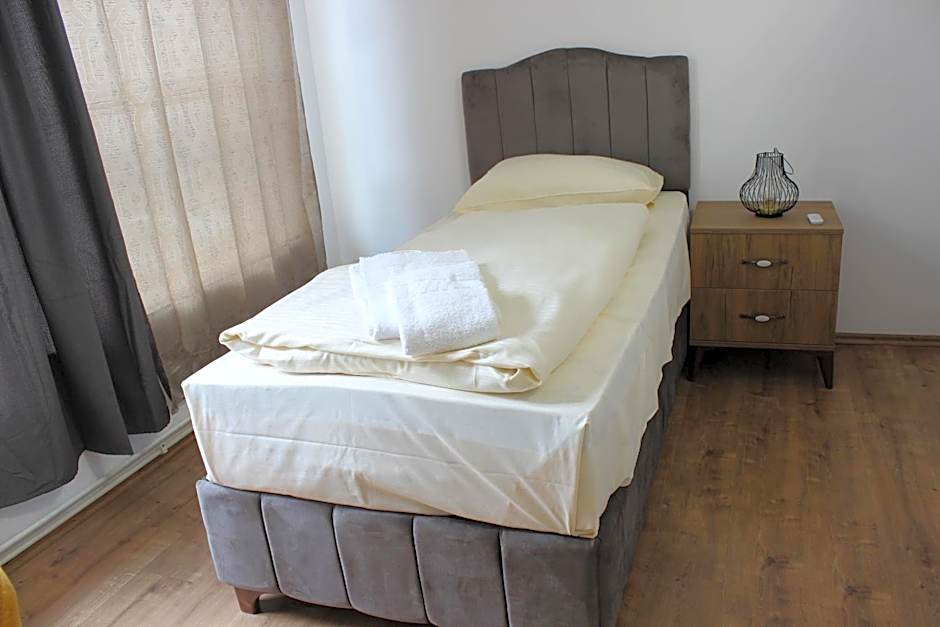 HR RoomS