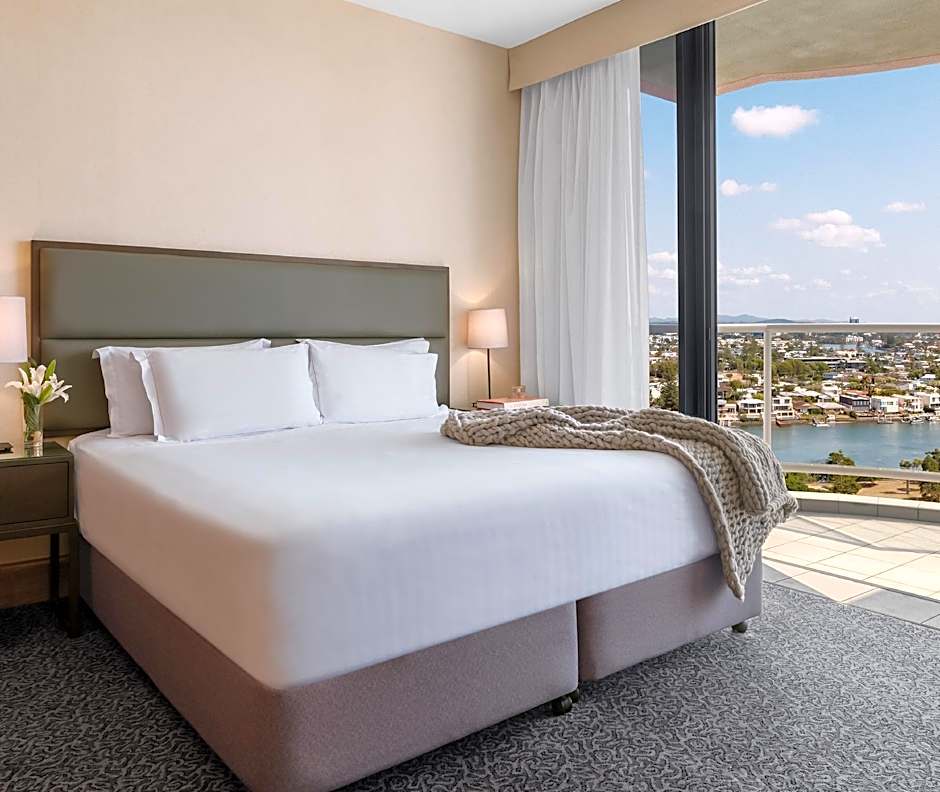 Oaks Gold Coast Hotel